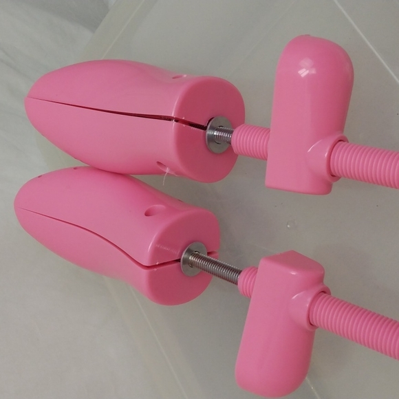 Pink Plastic Shoe Keeper Stretcher - Picture 3 of 8